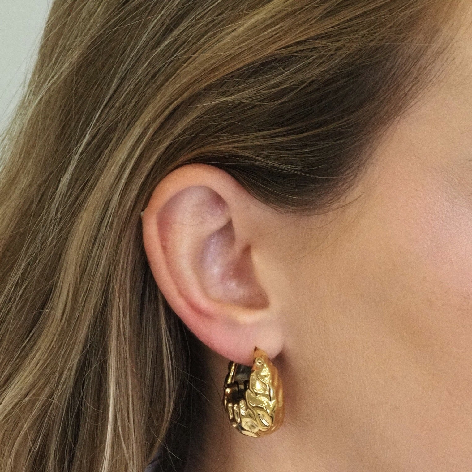 Pendiente Aro Textura Oro